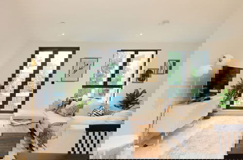 Photo 8 - The South Wimbledon Place - Adorable 2bdr Flat With Balcony