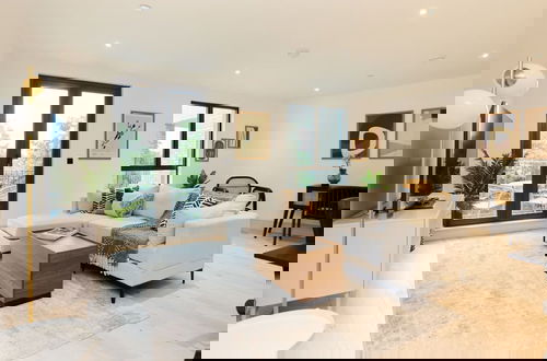 Photo 1 - The South Wimbledon Place - Adorable 2bdr Flat With Balcony