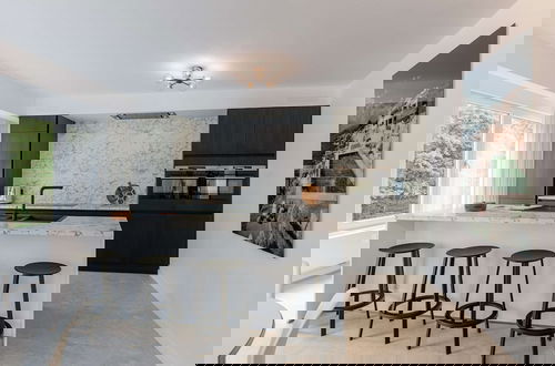 Foto 23 - Modern 3-bedroom Apartment Family-friendly Touches