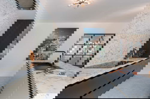 Foto 5 - Modern 3-bedroom Apartment Family-friendly Touches