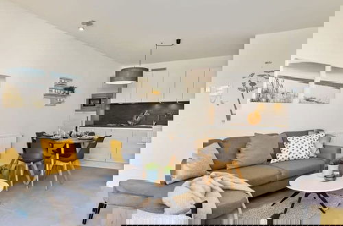 Foto 3 - Apartment With Natural Swimming Pool