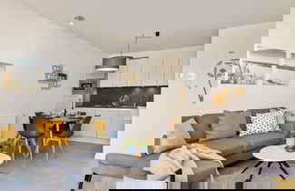 Foto 3 - Apartment With Natural Swimming Pool