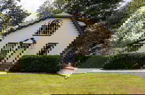 Foto 4 - Cheerful 3 Bedroom Home Walk to UVA Stadium