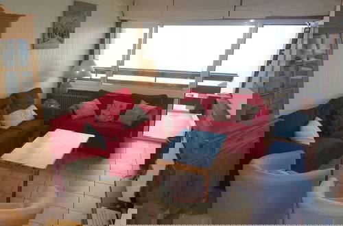 Foto 15 - Spacious Apartment With Garden Furniture