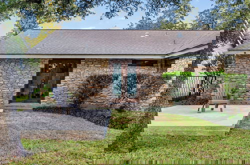 Foto 27 - Spacious 5 BR Retreat in North Austin