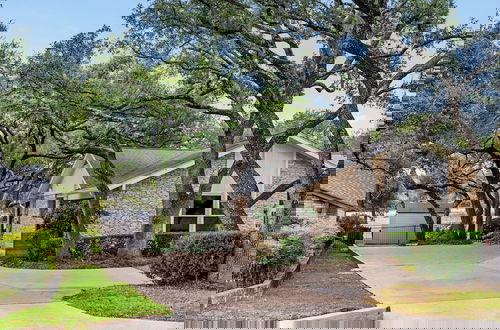Foto 26 - Spacious 5 BR Retreat in North Austin