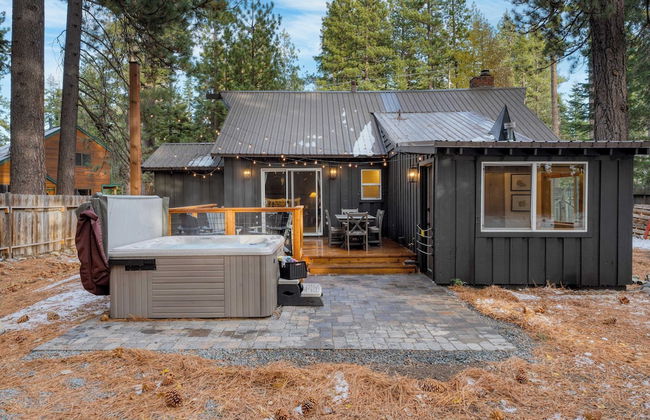 Westlake Cabin by Avantstay Hot Tub, Near Skiing, Walk to Restaurants & Lake! - Foto 30