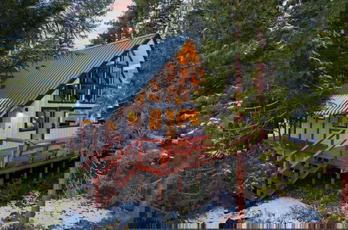 Foto 1 - Peaceful Tahoe Retreat 5mins to Lake Cozy Modern Cabin