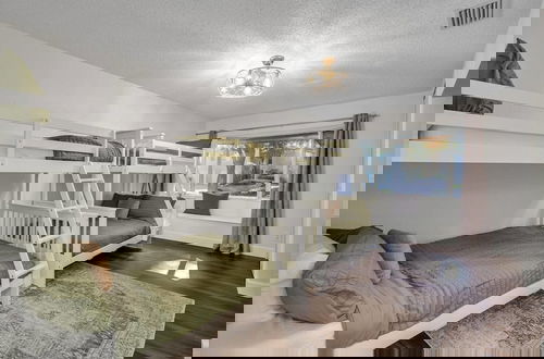 Foto 24 - Golden Retreat: Expansive 6BR Home w Heated Pool ~