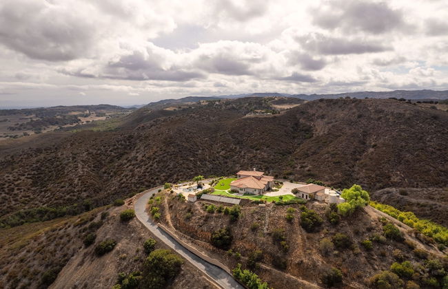 Colina by Avantstay Secluded Mountain Top Oasis w Pool Hot Tub Putting Green - Foto 2