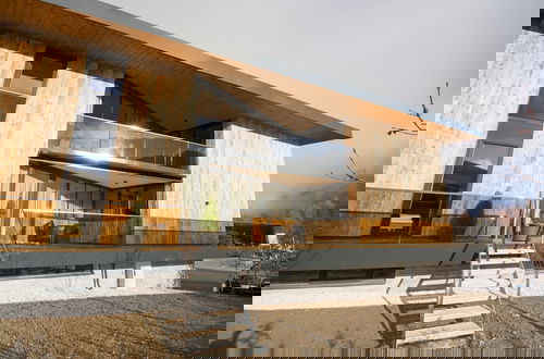 Foto 1 - Luxury Apartment With Balcony and Access to Sauna