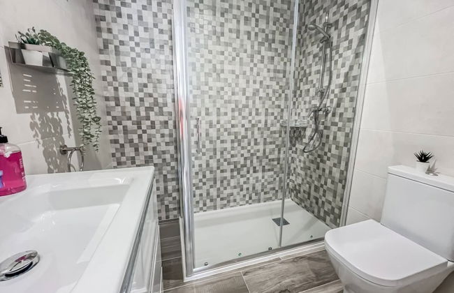 Modern Two Bedroom Apartment With Pool - Foto 10