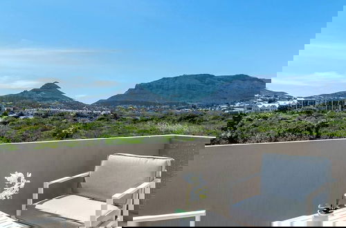 Foto 19 - Beachfront Villa, Beach Club, Houtbay