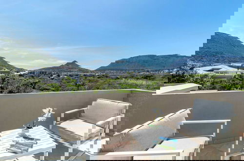 Foto 16 - Beachfront Villa, Beach Club, Houtbay