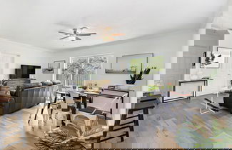 Foto 1 - Bright and Spacious 2 BR Apartment