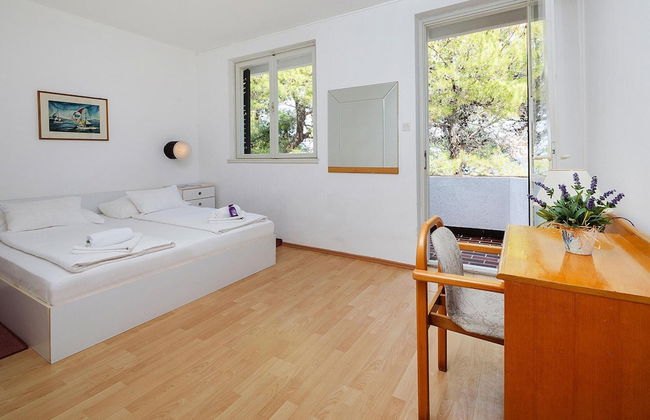 Beautiful Apartments in Jelsa, With Pool - Photo 2
