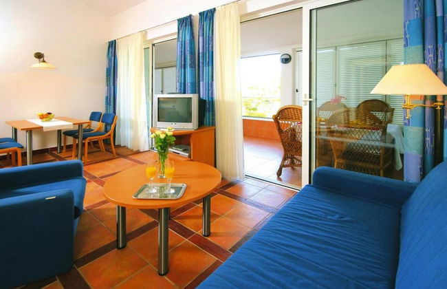Beautiful Apartments in Jelsa, With Pool - Photo 15