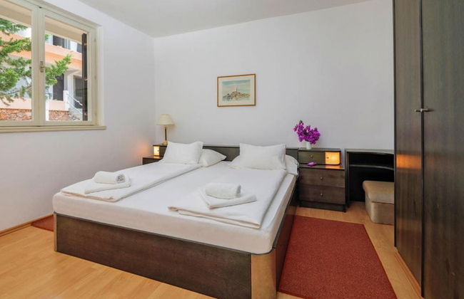 Beautiful Apartments in Jelsa, With Pool - Photo 8