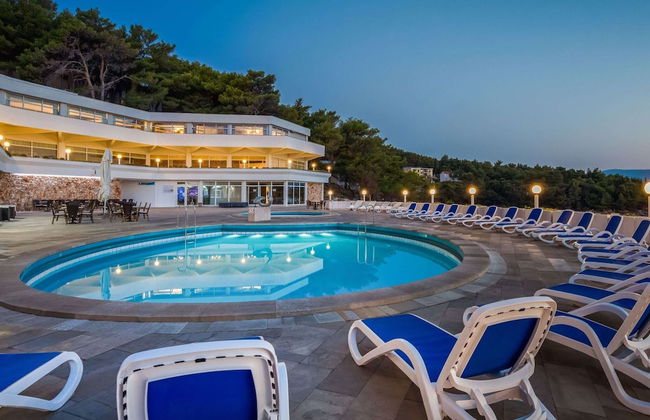 Beautiful Apartments in Jelsa, With Pool - Photo 1