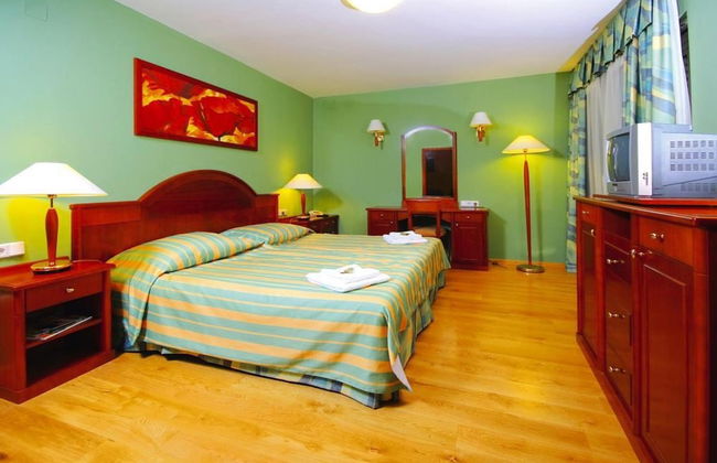 Beautiful Apartments in Jelsa, With Pool - Photo 4