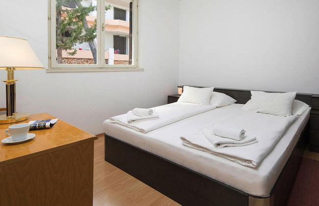 Beautiful Apartments in Jelsa, With Pool - Photo 7