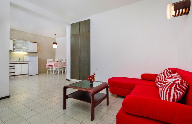 Beautiful Apartments in Jelsa, With Pool - Photo 14