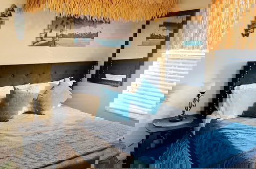 Foto 6 - Private Pool Workspace Near All Attractions
