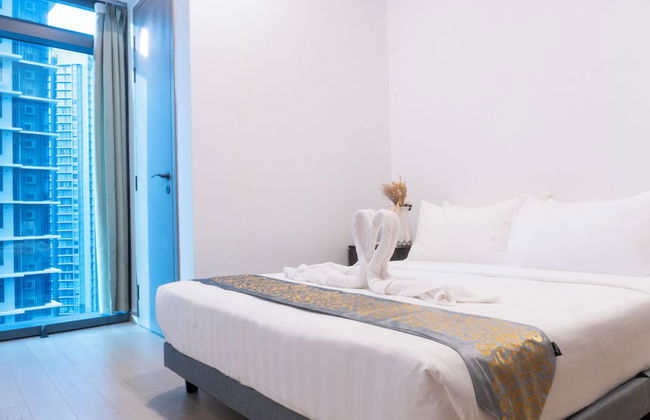 Moonway Luxury Suites At Eaton Residence - Photo 9