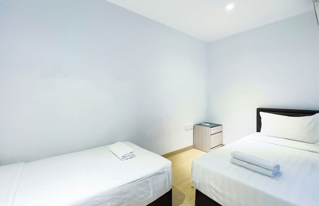 Moonway Luxury Suites At Eaton Residence - Photo 45
