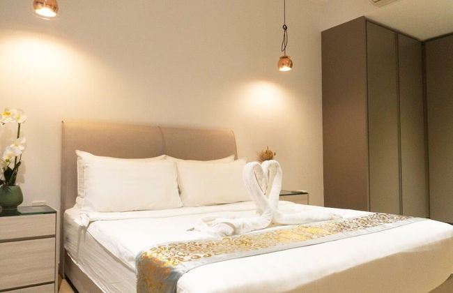 Moonway Luxury Suites At Eaton Residence - Photo 15