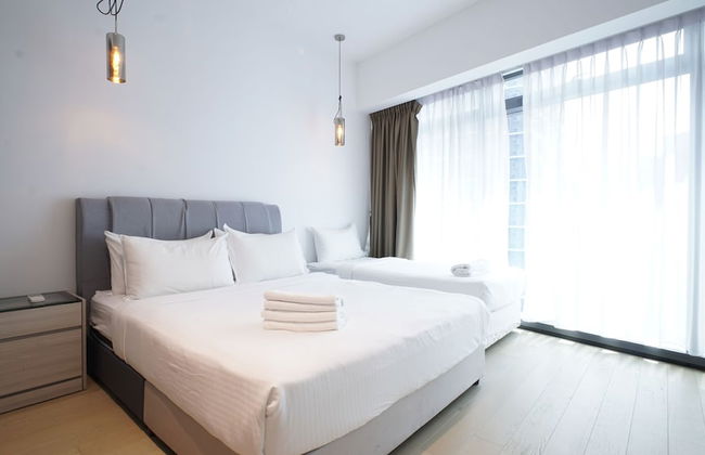 Moonway Luxury Suites At Eaton Residence - Photo 47