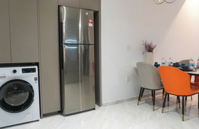 Moonway Luxury Suites At Eaton Residence - Photo 57
