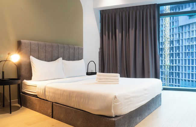 Moonway Luxury Suites At Eaton Residence - Photo 29