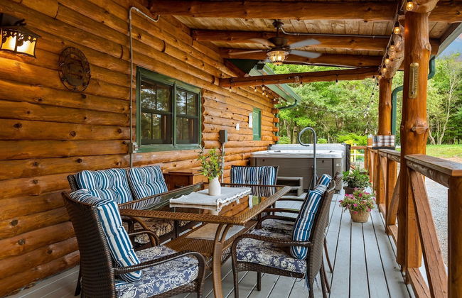 The Bigwood Cabin by Avantstay Hot Tub Firepit Pool Table Private Yard - Photo 59