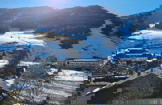 Photo 1 - Apartment With Balcony and Mountain Views