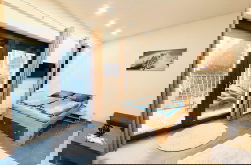 Foto 3 - Cozy Apartment with Free Parking