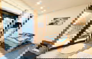 Foto 3 - Cozy Apartment with Free Parking