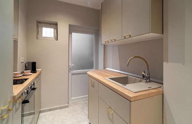 Designer 2-Bedroom Flat with Balcony & Full Amenities Steps from Piata Universitatii - Foto 18