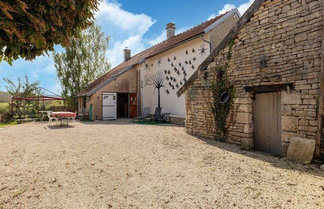 Charming Home in Molesme - Photo 34