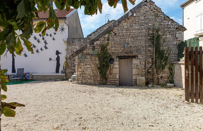Charming Home in Molesme - Photo 35
