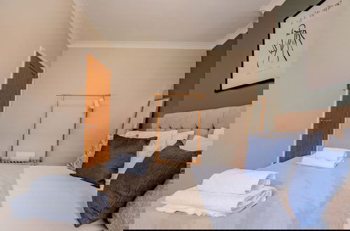 Photo 6 - Host Stay Mayfield House
