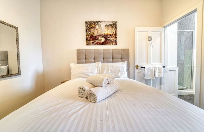 Host Stay Hills Studio - Photo 2