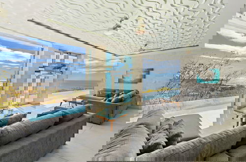 Foto 7 - Luxury Villa Hot Tub Ocean Views Fully Staffed