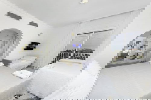 Photo 10 - Elegant Villa Retreat