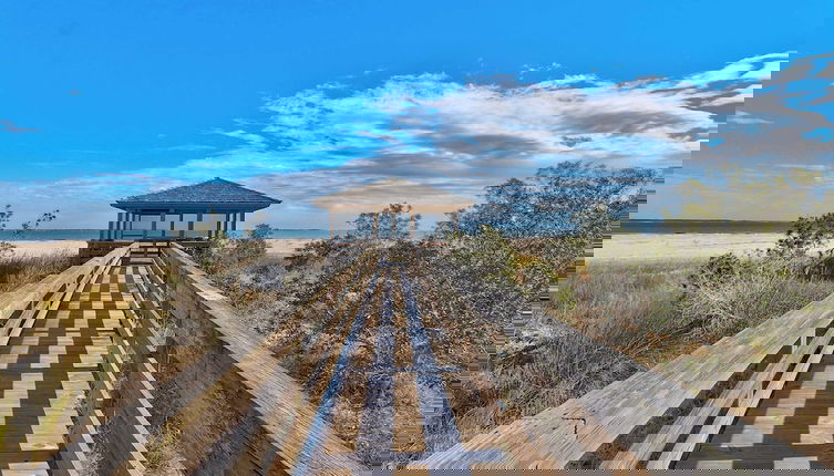 Foto 1 - Beachside Boardwalk & Views Pool + Hot Tub 202 on the Sound
