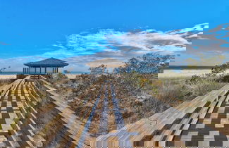 Foto 1 - Beachside Boardwalk & Views Pool + Hot Tub 202 on the Sound