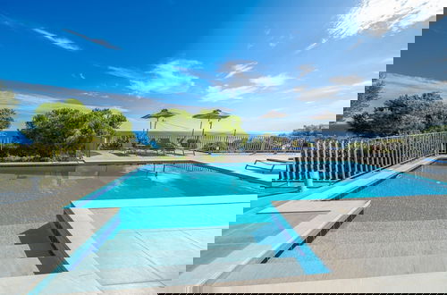 Foto 4 - Villa Niki With Swimming Pool