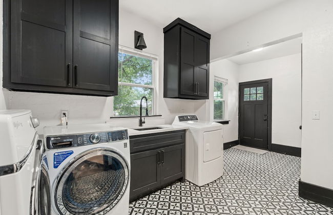 6BR Retreat Comfort Convenience Kitchen 16 - Foto 3