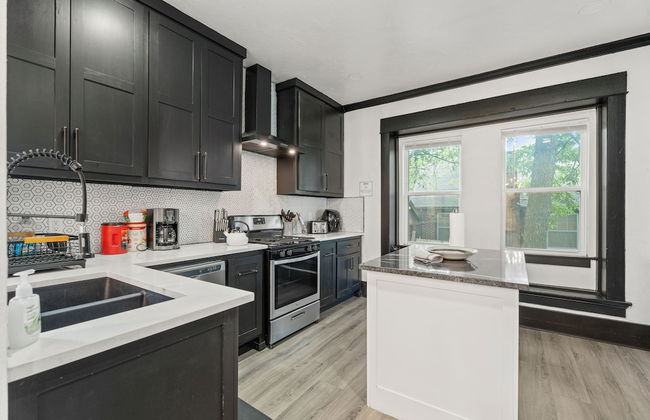 6BR Retreat Comfort Convenience Kitchen 16 - Foto 7