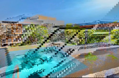 Photo 42 - 4 Br Private Rooftop Pool Spacious Exclusive